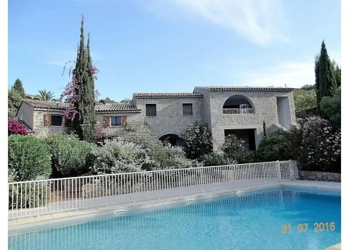 Les Voutes Holiday home *